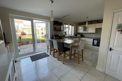 10 The Crescent, Burry Port, SA16 0PP