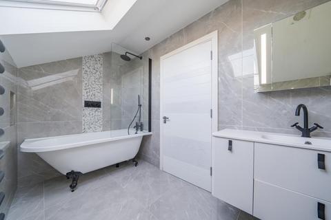 undefined, Shepperton,  Surrey,  TW17