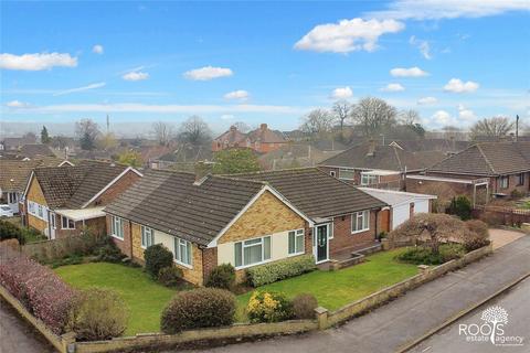 3 bedroom bungalow for sale, Wyndham Road, Berkshire RG14