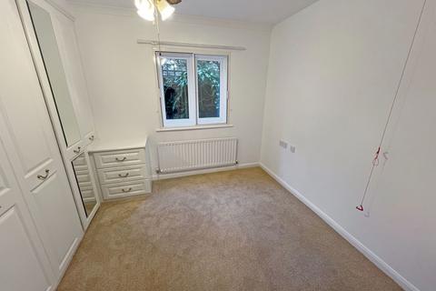 1 bedroom ground floor flat for sale, Coulsdon Road, Coulsdon, CR5 1EA