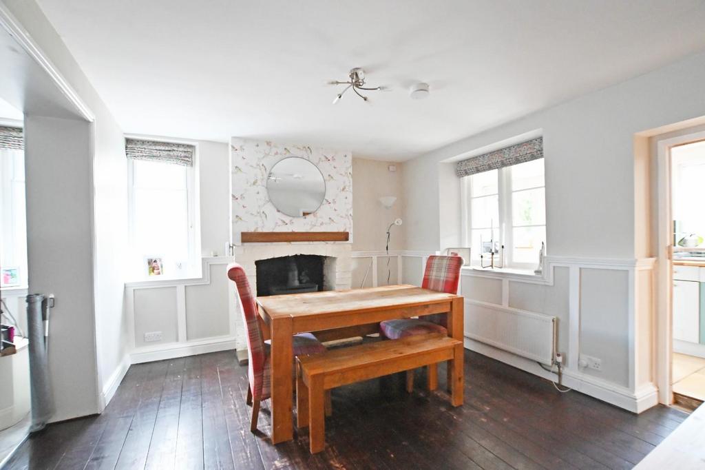 Dining room.jpg