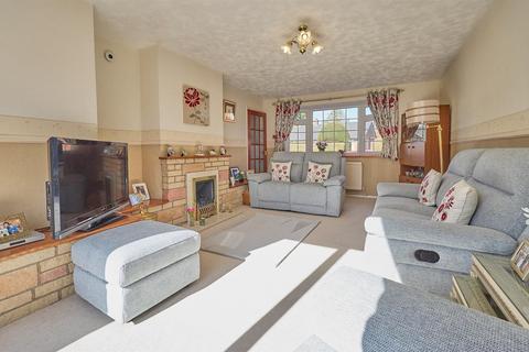 3 bedroom semi-detached house for sale, Oak Road, Desford