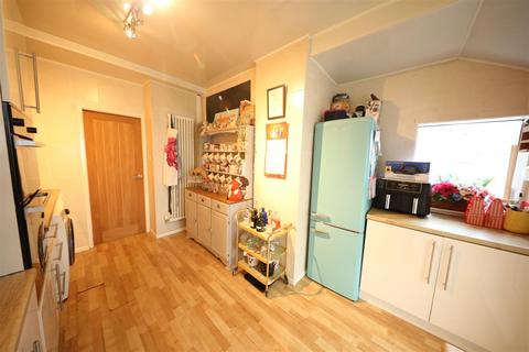 3 bedroom end of terrace house for sale, Briarfield Road, Hull