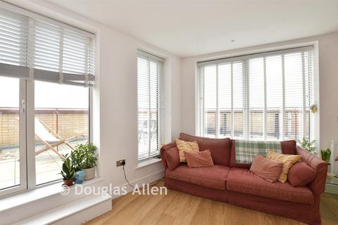 2 bedroom flat for sale, Tallack Road, Leyton