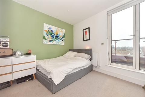 2 bedroom flat for sale, Bevan Court, London E10