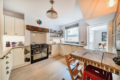 2 bedroom end of terrace house for sale, Latimer Road, Godalming, GU7