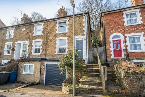 27 Latimer Road, Godalming, GU7 1BW