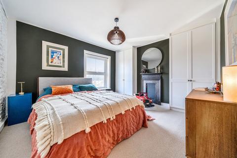27 Latimer Road, Godalming, GU7 1BW