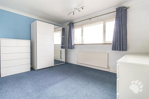 undefined, Challock Lees, Basildon SS13