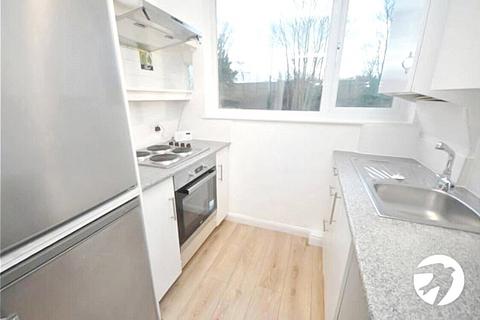 2 bedroom maisonette to rent, Eversley Avenue, Bexleyheath, DA7