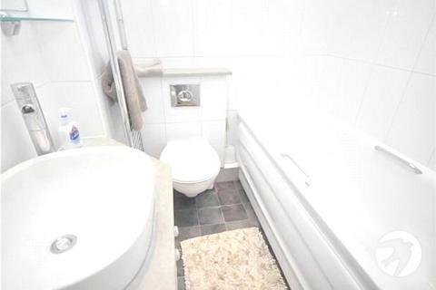 2 bedroom maisonette to rent, Eversley Avenue, Bexleyheath, DA7