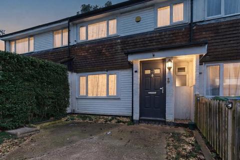 3 bedroom terraced house to rent, The Dart, Hemel Hempstead, Hertfordshire, HP2 6EW