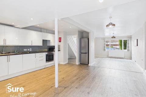 3 bedroom terraced house to rent, The Dart, Hemel Hempstead, Hertfordshire, HP2 6EW