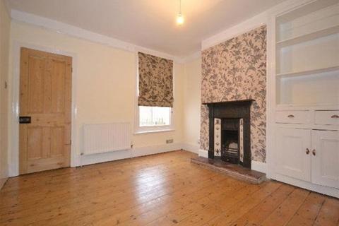 3 bedroom flat to rent, Cowper Road, Harpenden