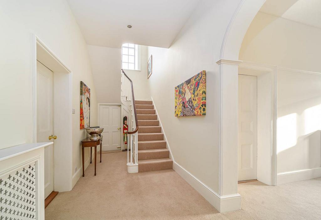 Hallway 25 A.jpg