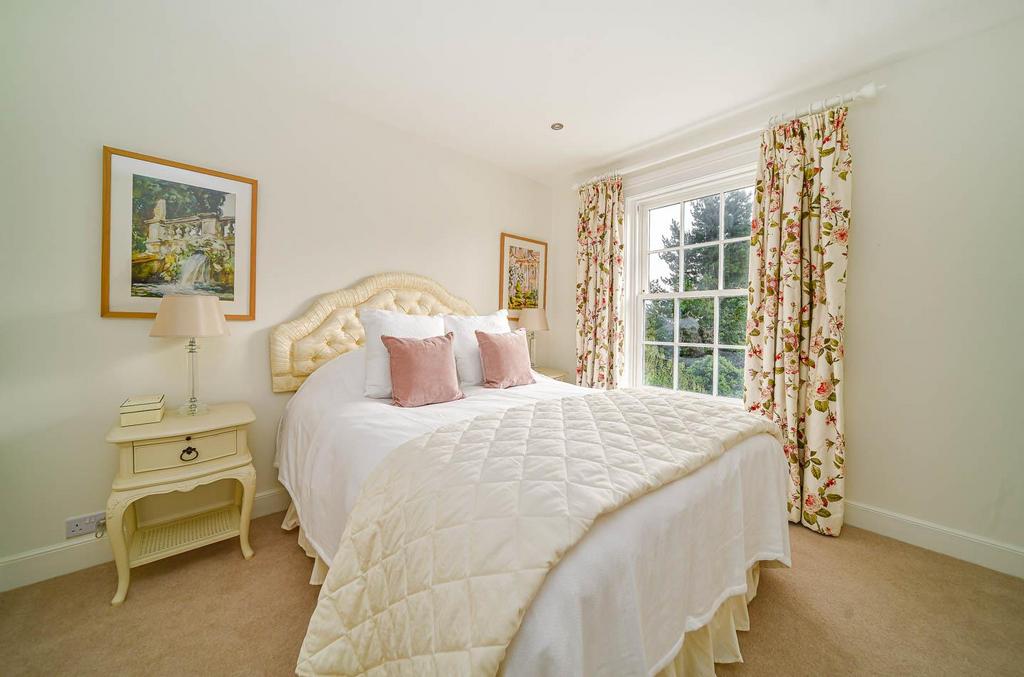 Bedroom Six 31.jpg