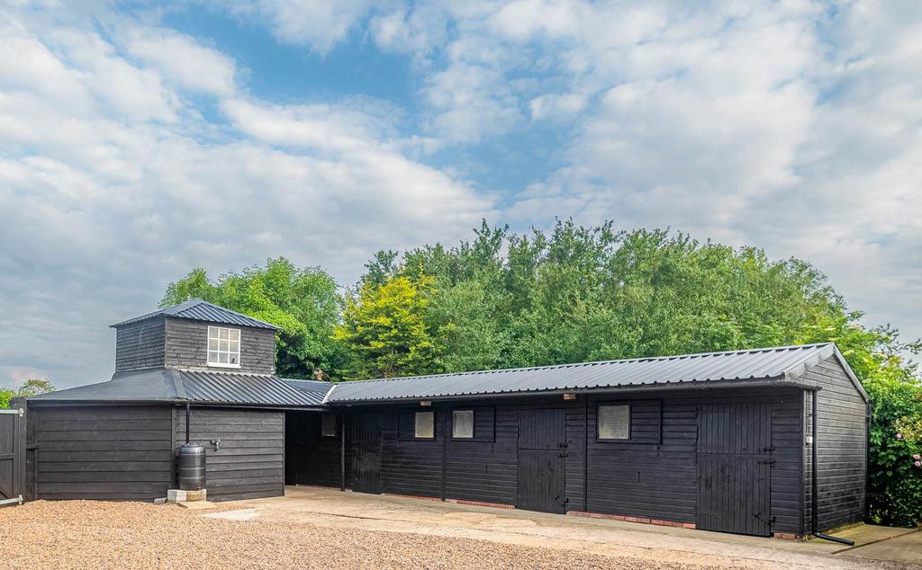 Grooms Quarters and stables15.jpg