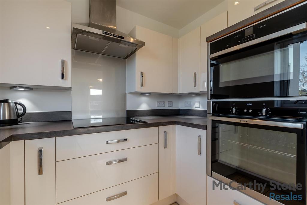 8638982-interior32.jpg