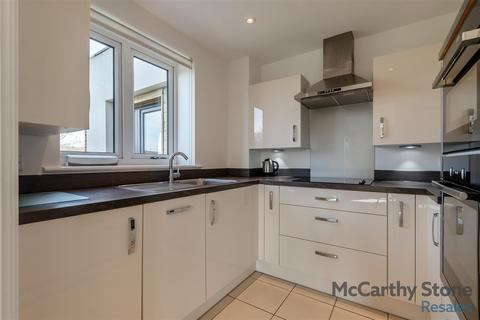 2 bedroom apartment for sale, Moorfield Road, Denham