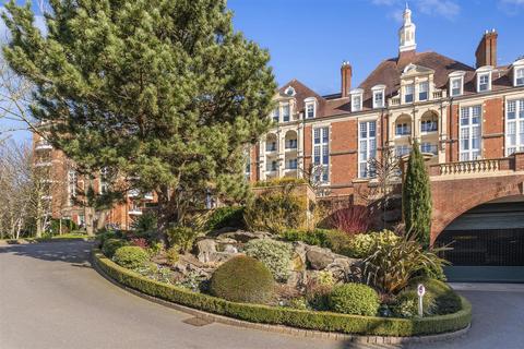 3 bedroom flat for sale, Frognal Rise, Hampstead, NW3