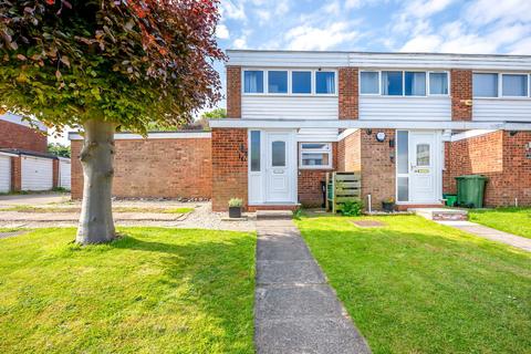 16 Edgewood Drive, Orpington, BR6 6LQ