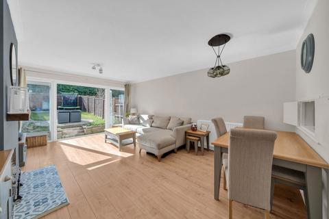 16 Edgewood Drive, Orpington, BR6 6LQ