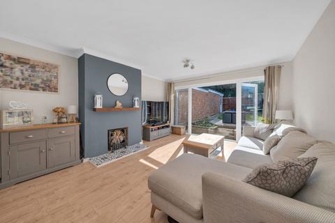 16 Edgewood Drive, Orpington, BR6 6LQ