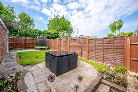 16 Edgewood Drive, Orpington, BR6 6LQ