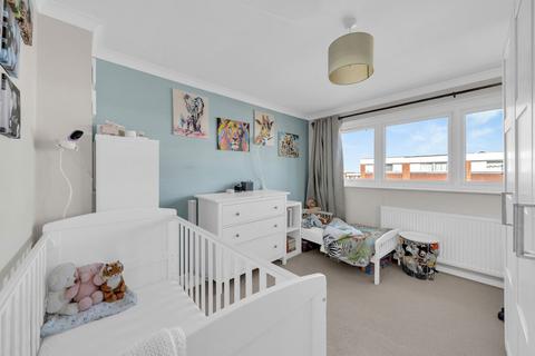 16 Edgewood Drive, Orpington, BR6 6LQ