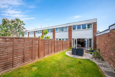 16 Edgewood Drive, Orpington, BR6 6LQ