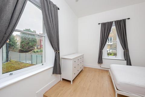 1 bedroom flat to rent, Sisters Avenue, London SW11