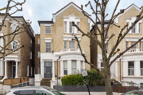 1 bedroom flat to rent, Sisters Avenue, London SW11