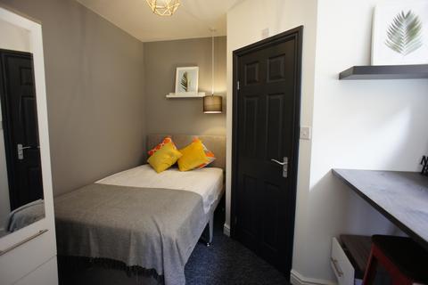 1 bedroom end of terrace house to rent, Church Street Dudley DY5 3QP