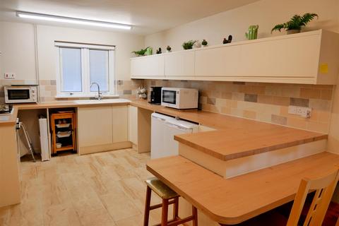 3 bedroom terraced house for sale, Page Close, Calne