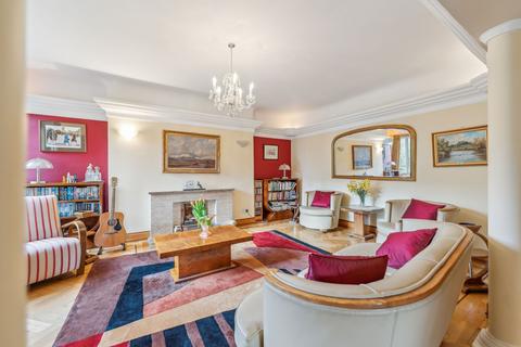 4 bedroom apartment for sale, Kelvin Court, Claythorne, Glasgow, G12