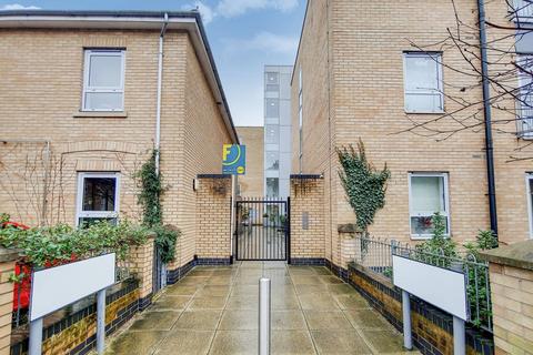 1 bedroom flat to rent, Storehouse Mews, Westferry, London, E14