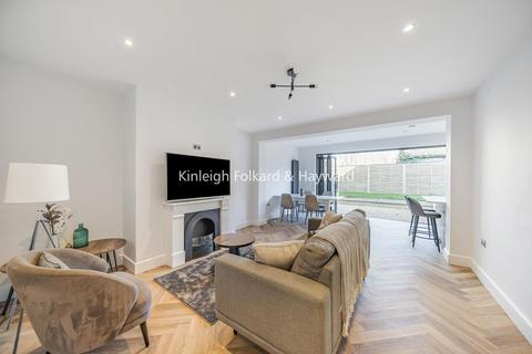 3 bedroom flat for sale, Tetherdown, Muswell Hill