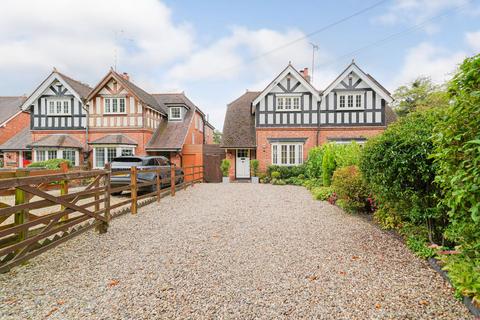 4 bedroom semi-detached house for sale, Darley Green Road, Knowle, B93