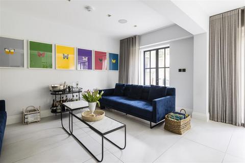 5 bedroom maisonette for sale, Sutherland Avenue, Maida Vale, London W9