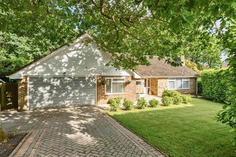 3 bedroom detached bungalow for sale, Birch Grove, Kingswood