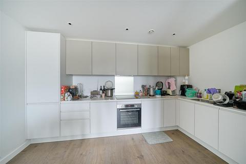 2 bedroom flat for sale, The Arches, Watford