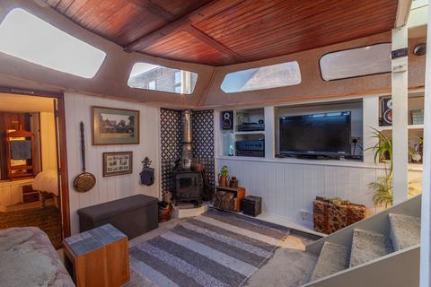 2 bedroom houseboat for sale, Mystery Quay, Dock Lane, IP12 1PE