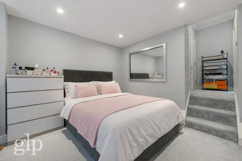 2 bedroom apartment to rent, Picton Place, London, Mayfair, W1U