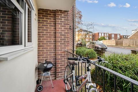 1 bedroom flat to rent, Avenue Road, South Norwood