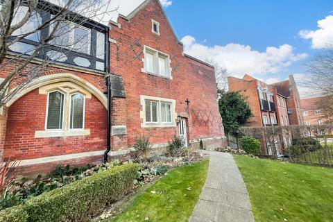 3 bedroom ground floor maisonette for sale, The Galleries, Brentwood, Essex