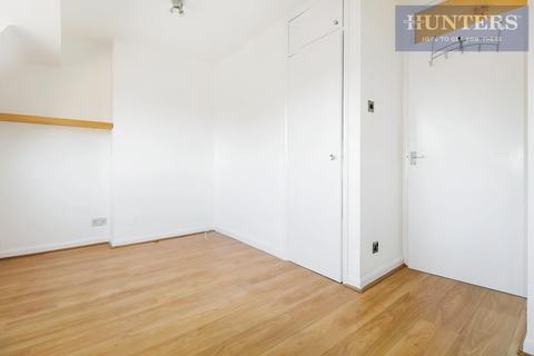 1 bedroom flat for sale, Katemon Court, High Street