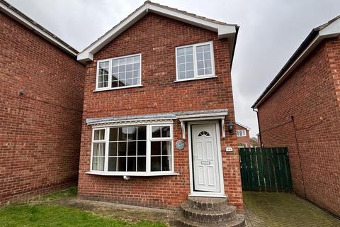 3 bedroom detached house to rent, Shelton Avenue, Scarborough