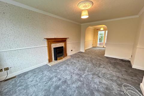 3 bedroom detached house to rent, Shelton Avenue, Scarborough