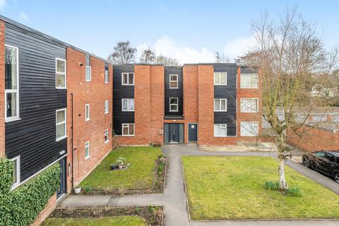 2 bedroom flat for sale, Blackmoor Court, Leeds LS17