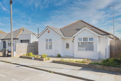 3 bedroom bungalow for sale, Linden Avenue, Broadstairs, CT10
